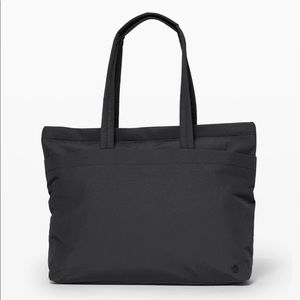 lululemon On My Level Tote Bag • 15L • Black